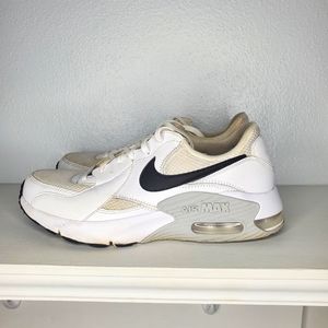 Nike Air Max men's sz 8.5 white sneakers